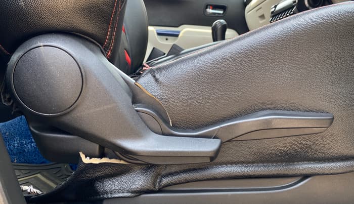2020 Maruti IGNIS ALPHA 1.2, Petrol, Manual, 52,485 km, Driver Side Adjustment Panel