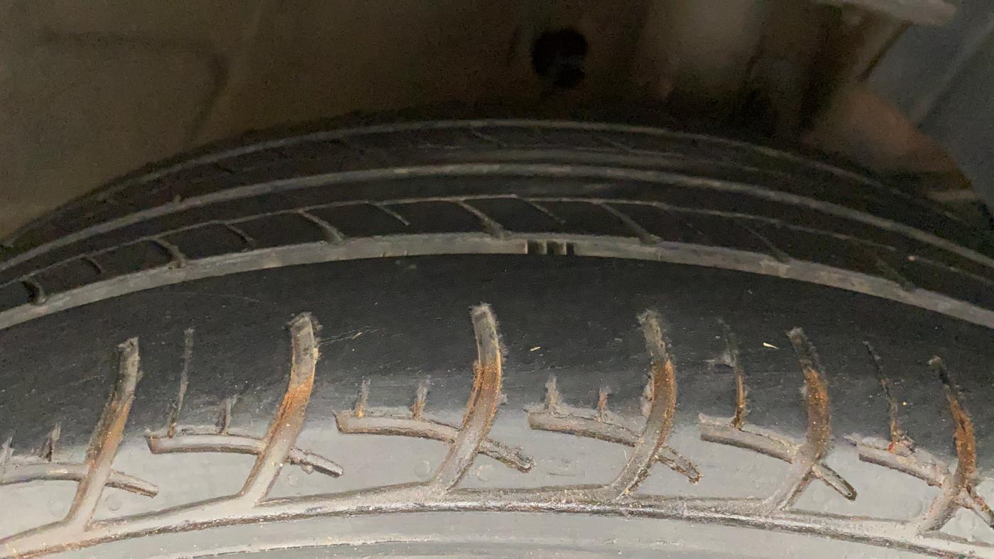 2017 Maruti Baleno DELTA CVT PETROL 1.2, Petrol, Automatic, 32,094 km, Right Front Tyre Tread
