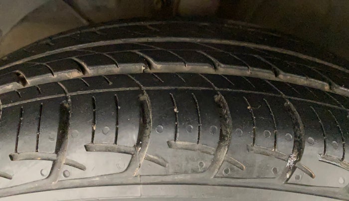 2017 Maruti Baleno DELTA CVT PETROL 1.2, Petrol, Automatic, 32,094 km, Left Front Tyre Tread