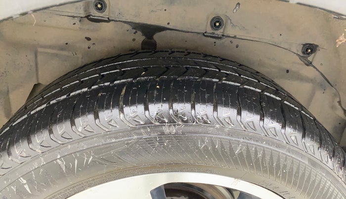 2018 Tata Hexa XT 4X2 7 STR, Diesel, Manual, 1,01,248 km, Right Rear Tyre Tread