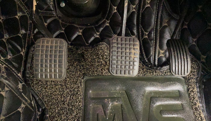 2018 Tata Hexa XT 4X2 7 STR, Diesel, Manual, 1,01,248 km, Pedals