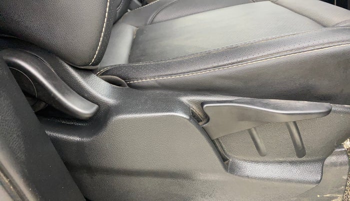 2018 Tata Hexa XT 4X2 7 STR, Diesel, Manual, 1,01,248 km, Driver Side Adjustment Panel