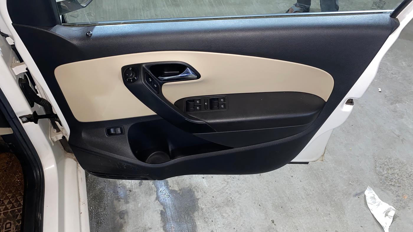 2019 Skoda Rapid STYLE 1.6 MPI AT, Petrol, Automatic, 10,242 km, Driver Side Door Panels Control