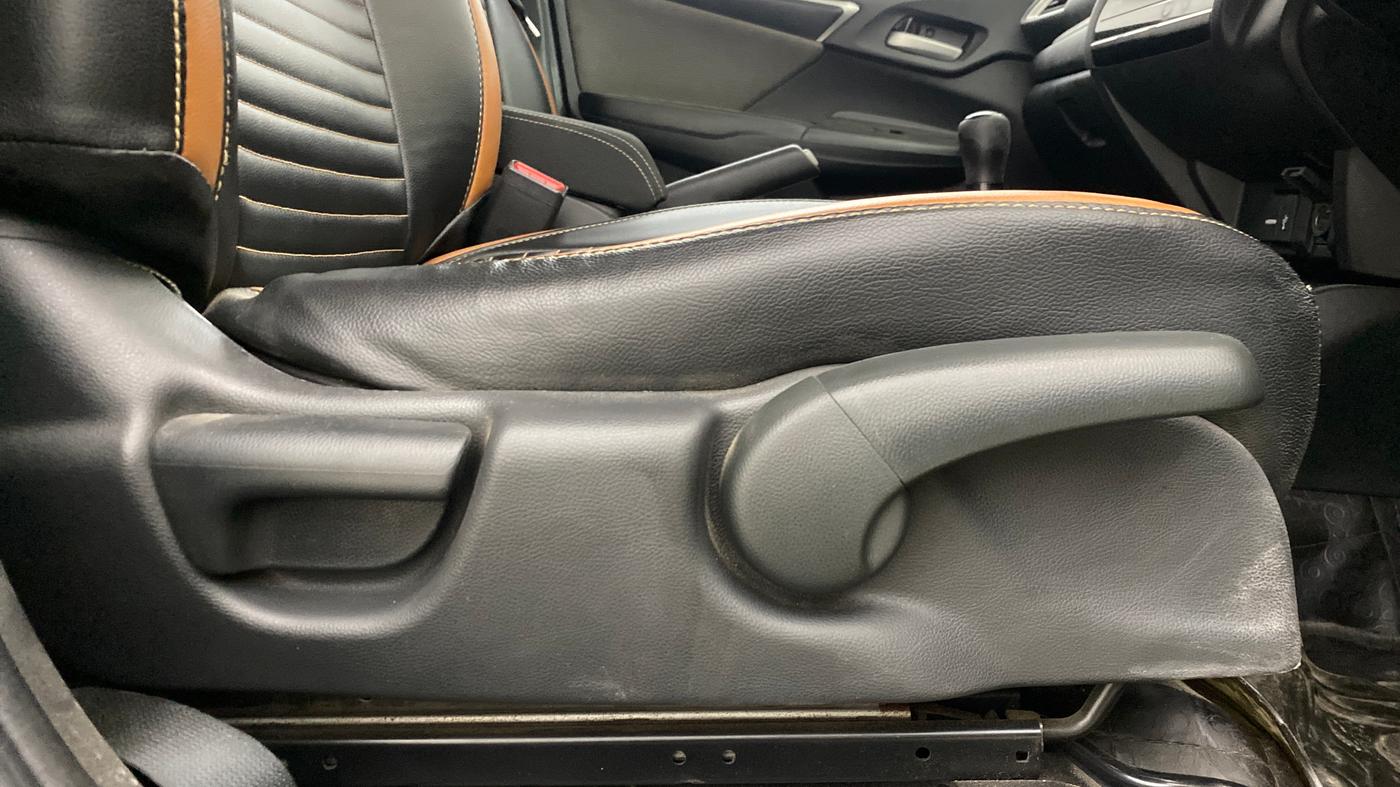 2018 Honda WR-V 1.2L I-VTEC VX MT, Petrol, Manual, 75,605 km, Driver Side Adjustment Panel