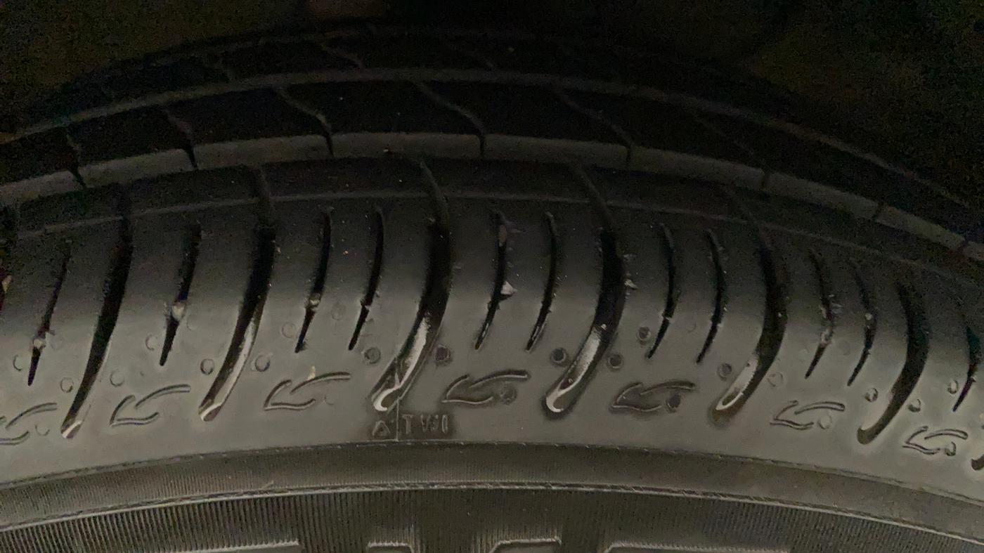 2020 Maruti Baleno DELTA PETROL 1.2, Petrol, Manual, 15,986 km, Right Front Tyre Tread