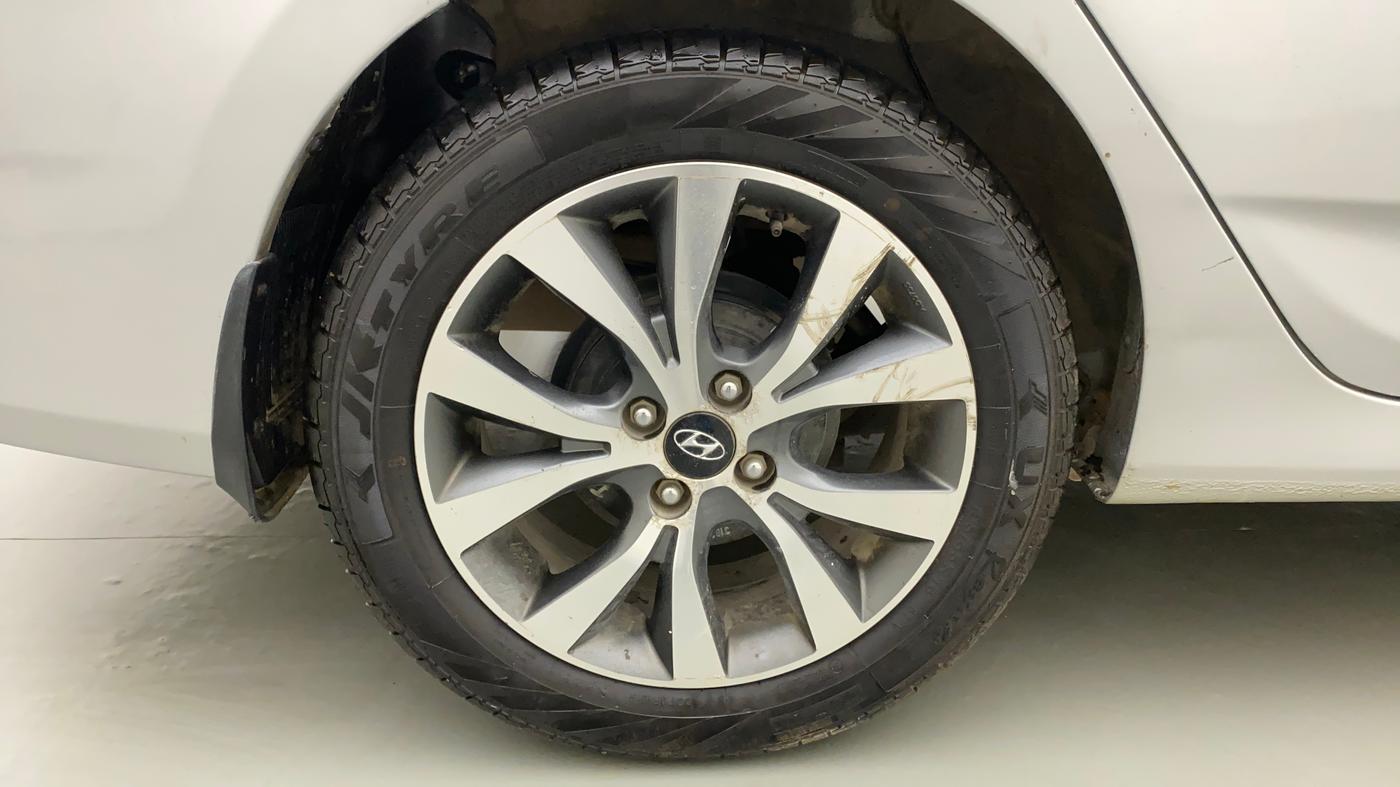 2016 Hyundai Verna FLUIDIC 4S 1.6 VTVT SX, Petrol, Manual, 50,206 km, Right Rear Wheel