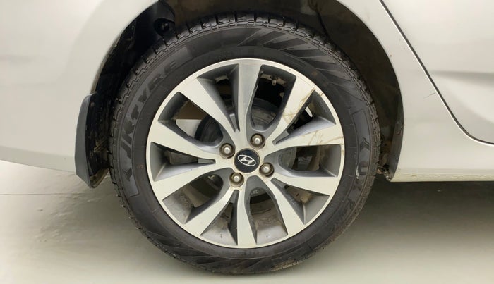 2016 Hyundai Verna FLUIDIC 4S 1.6 VTVT SX, Petrol, Manual, 50,206 km, Right Rear Wheel