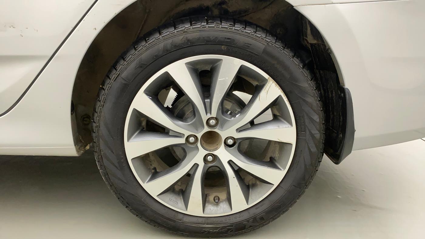2016 Hyundai Verna FLUIDIC 4S 1.6 VTVT SX, Petrol, Manual, 50,206 km, Left Rear Wheel