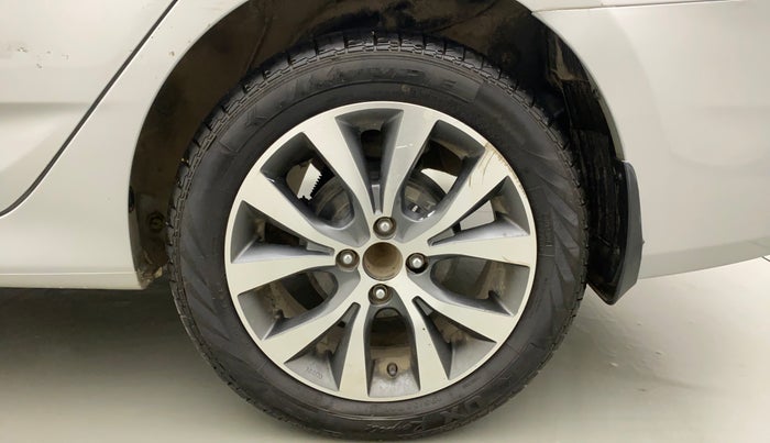 2016 Hyundai Verna FLUIDIC 4S 1.6 VTVT SX, Petrol, Manual, 50,206 km, Left Rear Wheel