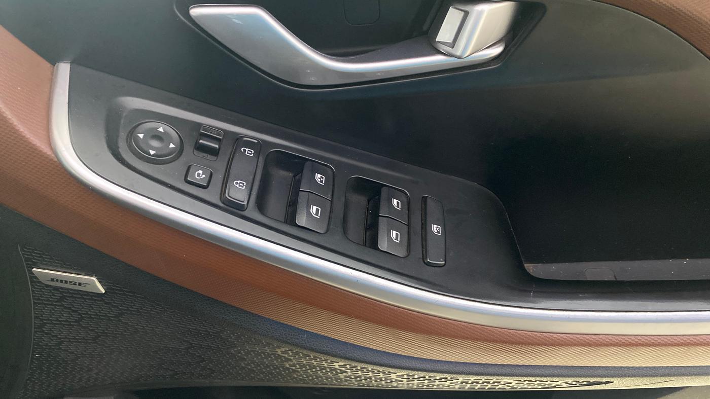 2022 Hyundai ALCAZAR 1.5 SIGNATURE (O) AT 6STR, Diesel, Automatic, 30,479 km, Driver Side Door Panels Control