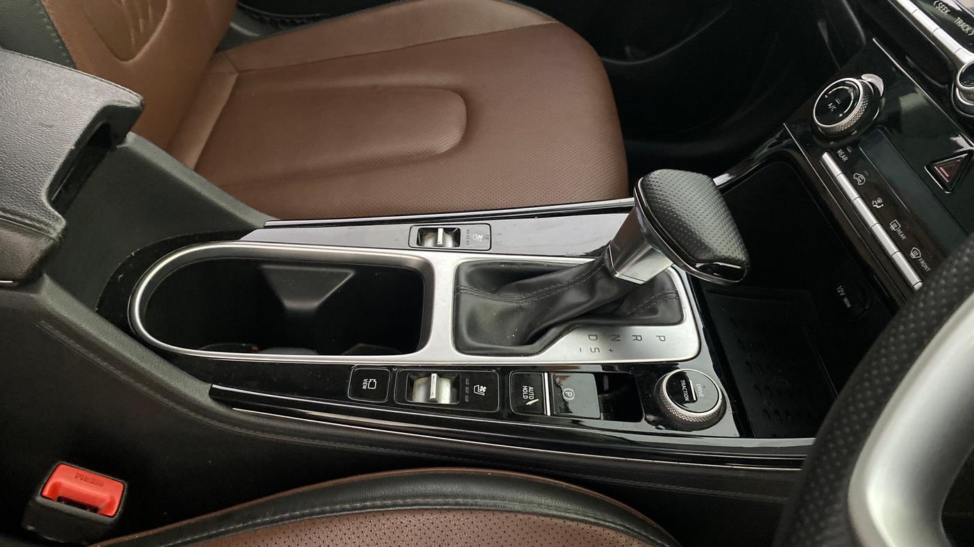 2022 Hyundai ALCAZAR 1.5 SIGNATURE (O) AT 6STR, Diesel, Automatic, 30,479 km, Gear Lever