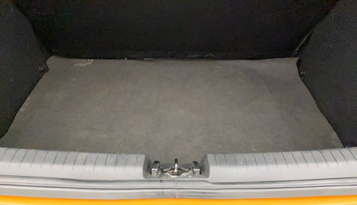 2018 Hyundai Elite i20 ASTA 1.2 DUAL TONE, Petrol, Manual, 43,643 km, Boot Inside