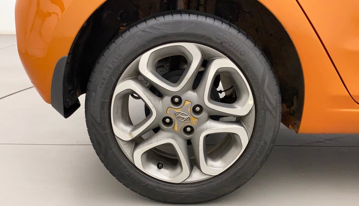 2018 Hyundai Elite i20 ASTA 1.2 DUAL TONE, Petrol, Manual, 43,643 km, Right Rear Wheel
