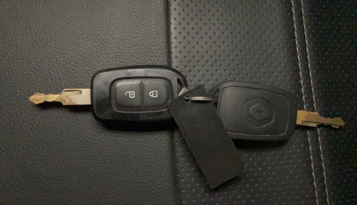 2017 Renault Kwid RXT 1.0, Petrol, Manual, 59,336 km, Key Close Up