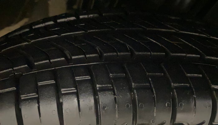 2017 Renault Kwid RXT 1.0, Petrol, Manual, 59,336 km, Right Front Tyre Tread