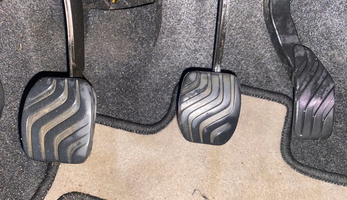 2017 Renault Kwid RXT 1.0, Petrol, Manual, 59,336 km, Pedals