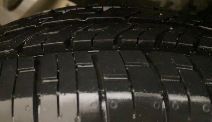 2017 Renault Kwid RXT 1.0, Petrol, Manual, 59,336 km, Left Rear Tyre Tread