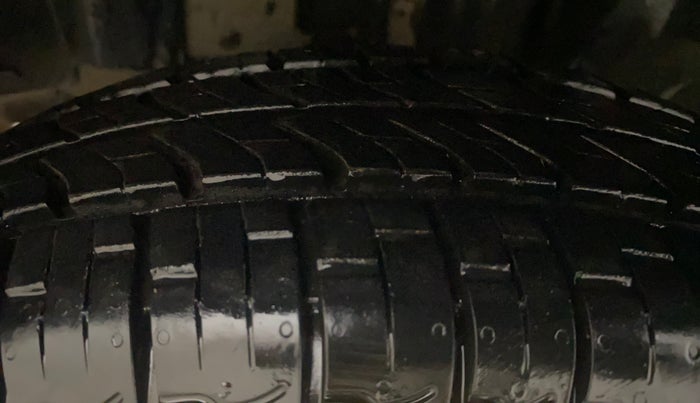 2017 Renault Kwid RXT 1.0, Petrol, Manual, 59,336 km, Left Front Tyre Tread