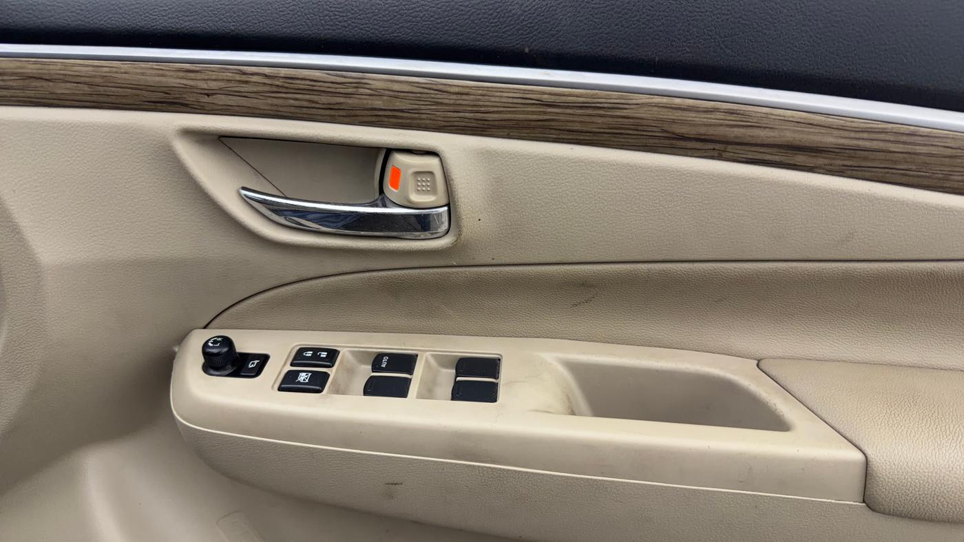 2023 Maruti Ciaz ALPHA 1.5 SHVS PETROL, Petrol, Manual, 62,558 km, Driver Side Door Panels Control