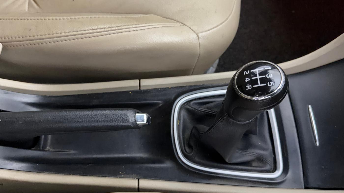 2023 Maruti Ciaz ALPHA 1.5 SHVS PETROL, Petrol, Manual, 62,558 km, Gear Lever