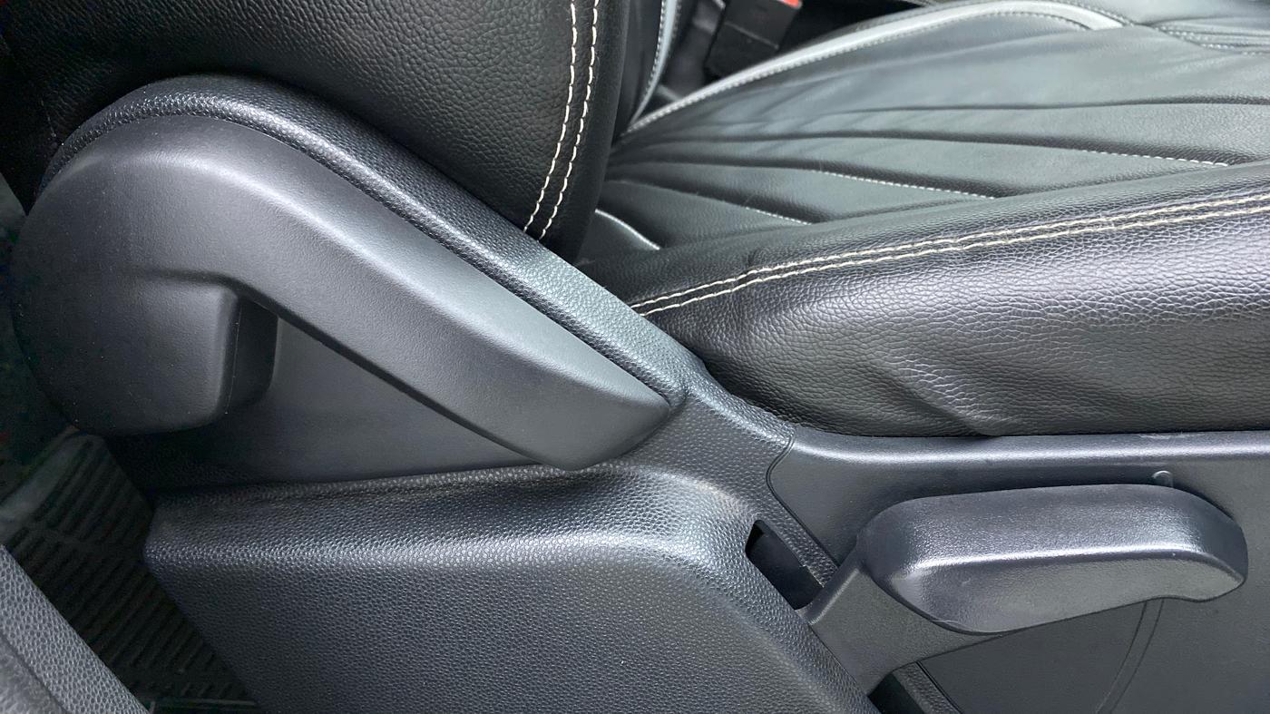 2020 Ford Ecosport 1.5 TREND TDCI, Diesel, Manual, 12,860 km, Driver Side Adjustment Panel