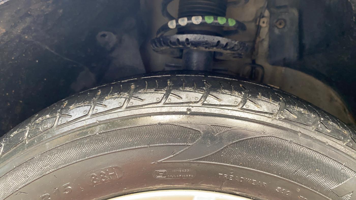 2015 Volkswagen Polo HIGHLINE1.2L, Petrol, Manual, 95,865 km, Left Front Tyre Tread