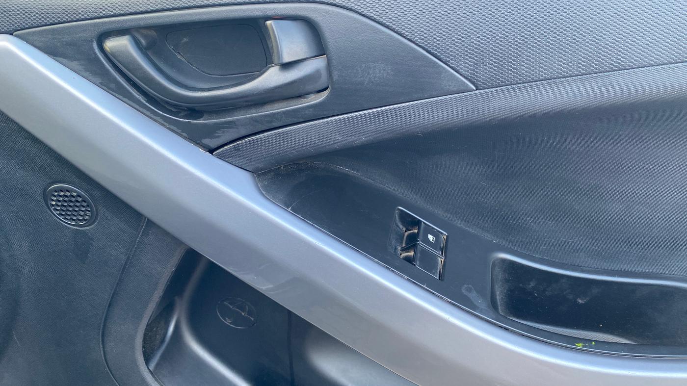 2021 Tata NEXON XE PETROL, Petrol, Manual, 50,312 km, Driver Side Door Panels Control