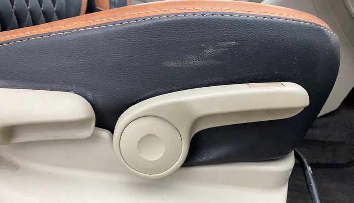 2020 Maruti Celerio ZXI (O), Petrol, Manual, 35,677 km, Driver Side Adjustment Panel