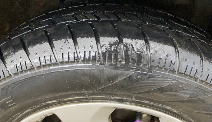 2020 Maruti Celerio ZXI (O), Petrol, Manual, 35,677 km, Right Front Tyre Tread