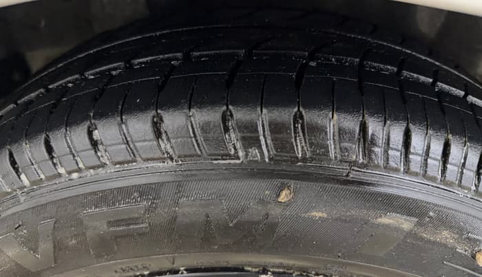 2016 Honda Amaze 1.2L I-VTEC S, Petrol, Manual, 71,249 km, Right Rear Tyre Tread