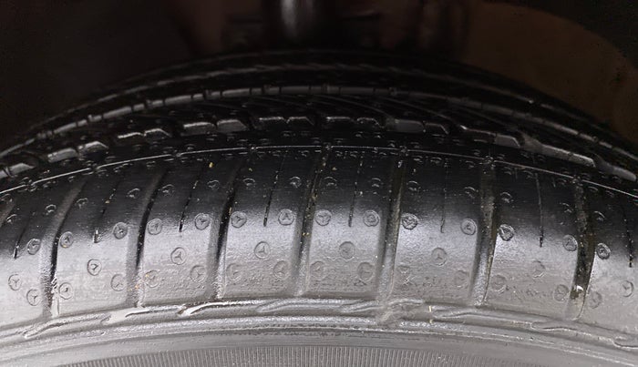 2020 Volkswagen Polo GT TSI AT 1.0, Petrol, Automatic, 34,306 km, Left Front Tyre Tread