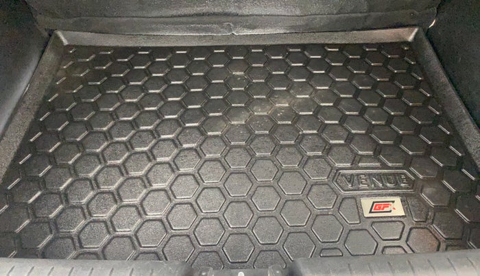 2021 Hyundai VENUE SX 1.0 TURBO IMT, Petrol, Manual, 48,902 km, Boot Inside