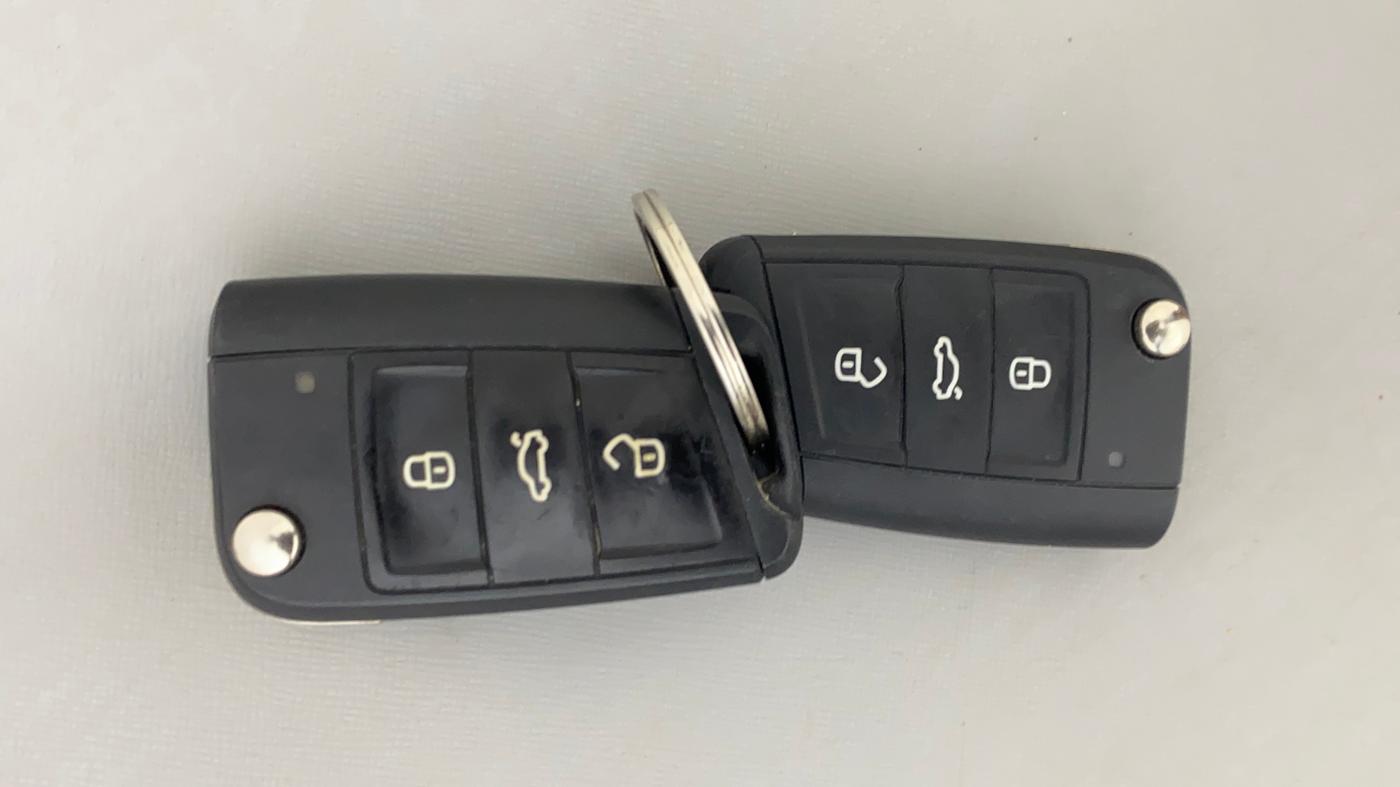 2022 Volkswagen VIRTUS HIGHLINE TSI 1.0 MT, Petrol, Manual, 61,366 km, Key Close Up