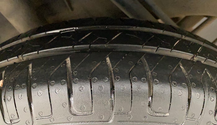 2018 Renault Kwid RXT 1.0 (O), Petrol, Manual, 64,804 km, Right Rear Tyre Tread