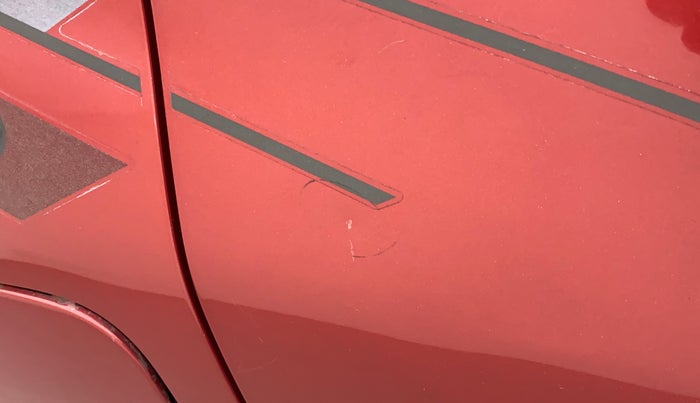 2018 Renault Kwid RXT 1.0 (O), Petrol, Manual, 64,804 km, Right rear door - Slightly dented