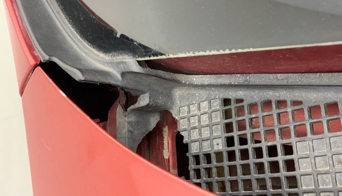 2018 Renault Kwid RXT 1.0 (O), Petrol, Manual, 64,804 km, Bonnet (hood) - Cowl vent panel has minor damage