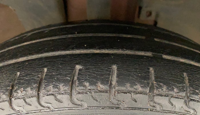 2018 Renault Kwid RXT 1.0 (O), Petrol, Manual, 64,804 km, Right Front Tyre Tread