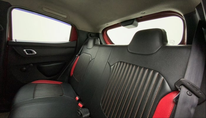 2018 Renault Kwid RXT 1.0 (O), Petrol, Manual, 64,804 km, Right Side Rear Door Cabin