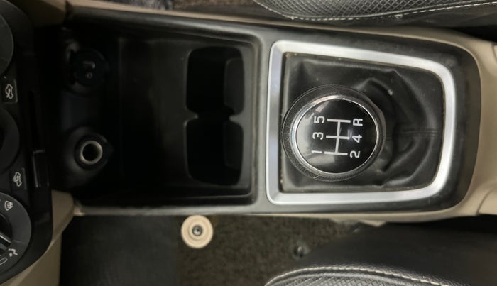 2017 Maruti Dzire VXI, Petrol, Manual, 26,638 km, Gear Lever