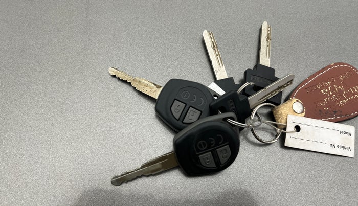 2017 Maruti Dzire VXI, Petrol, Manual, 26,638 km, Key Close Up