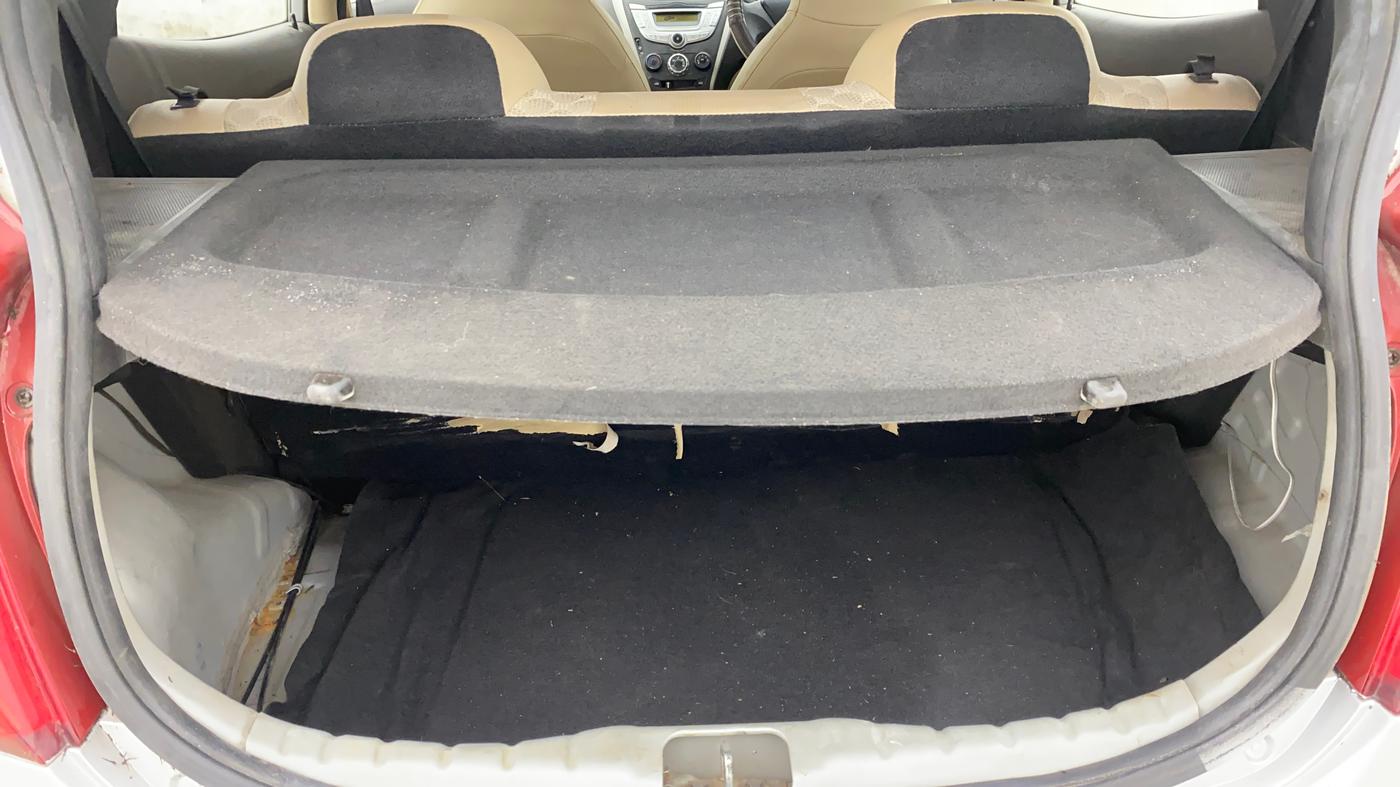 2017 Hyundai Eon MAGNA +, Petrol, Manual, 29,910 km, Boot Inside