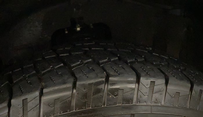 2023 Mahindra Thar LX PETROL HT 4WD AT, Petrol, Automatic, 21,265 km, Left Front Tyre Tread