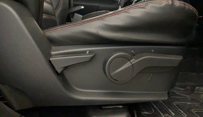 2023 Mahindra Thar LX PETROL HT 4WD AT, Petrol, Automatic, 21,265 km, Driver Side Adjustment Panel