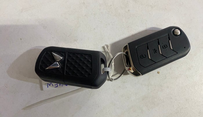 2023 Mahindra Thar LX PETROL HT 4WD AT, Petrol, Automatic, 21,265 km, Key Close Up