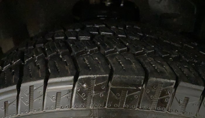 2023 Mahindra Thar LX PETROL HT 4WD AT, Petrol, Automatic, 21,265 km, Right Front Tyre Tread