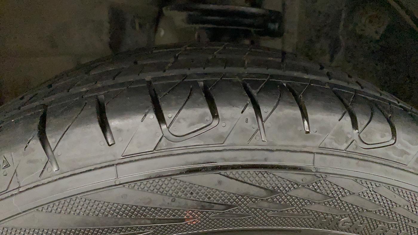 2018 Jeep Compass LIMITED (O) 2.0 DIESEL, Diesel, Manual, 85,932 km, Left Front Tyre Tread