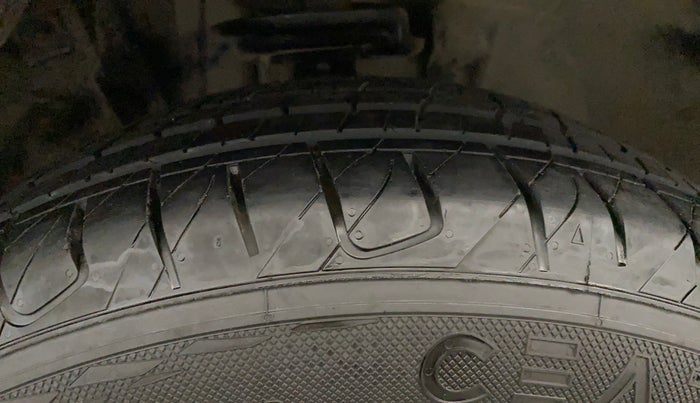 2018 Jeep Compass LIMITED (O) 2.0 DIESEL, Diesel, Manual, 85,932 km, Right Front Tyre Tread