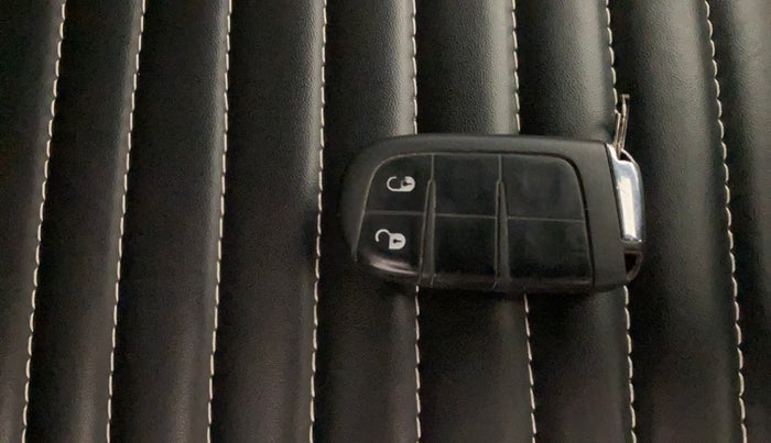 2018 Jeep Compass LIMITED (O) 2.0 DIESEL, Diesel, Manual, 85,932 km, Key Close Up