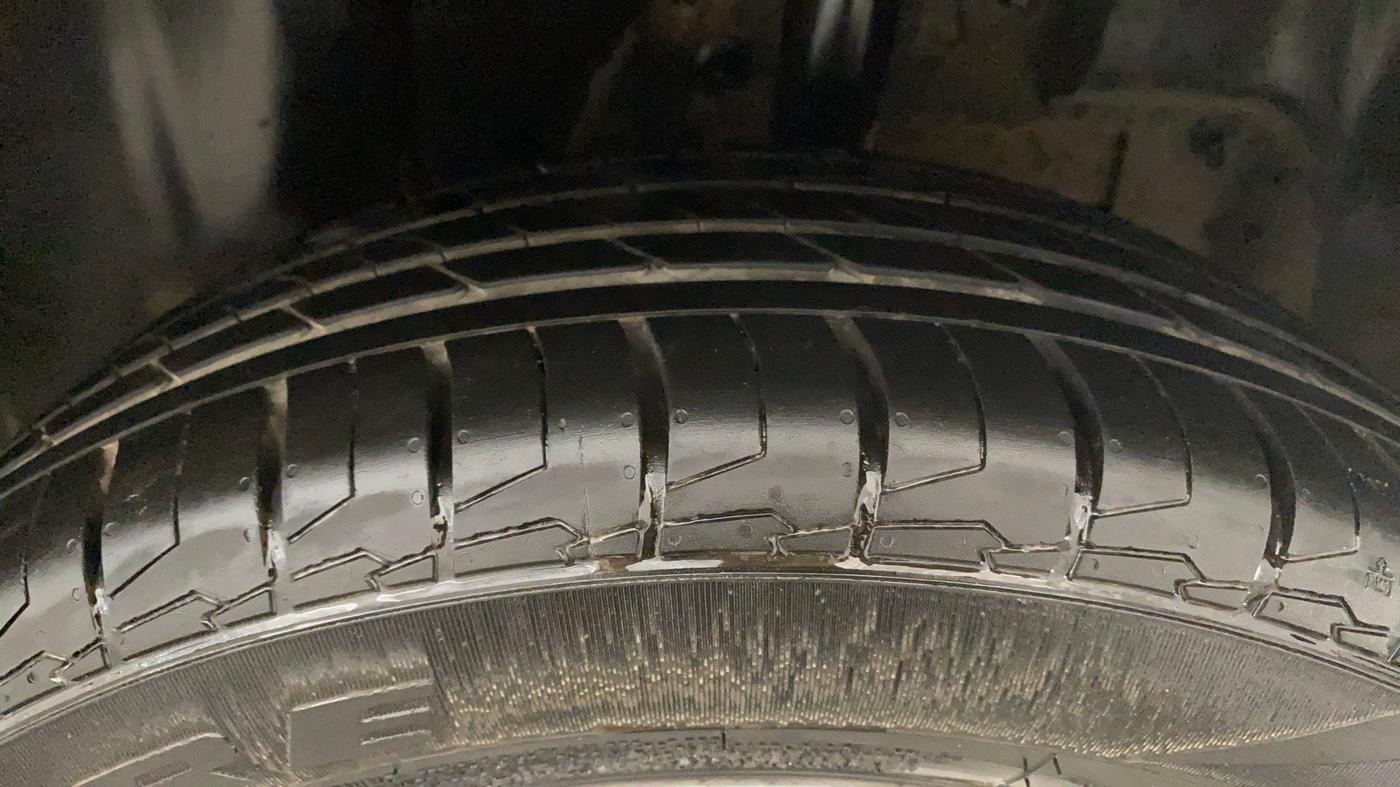 2019 Nissan Kicks XV DIESEL, Diesel, Manual, 56,916 km, Left Rear Tyre Tread