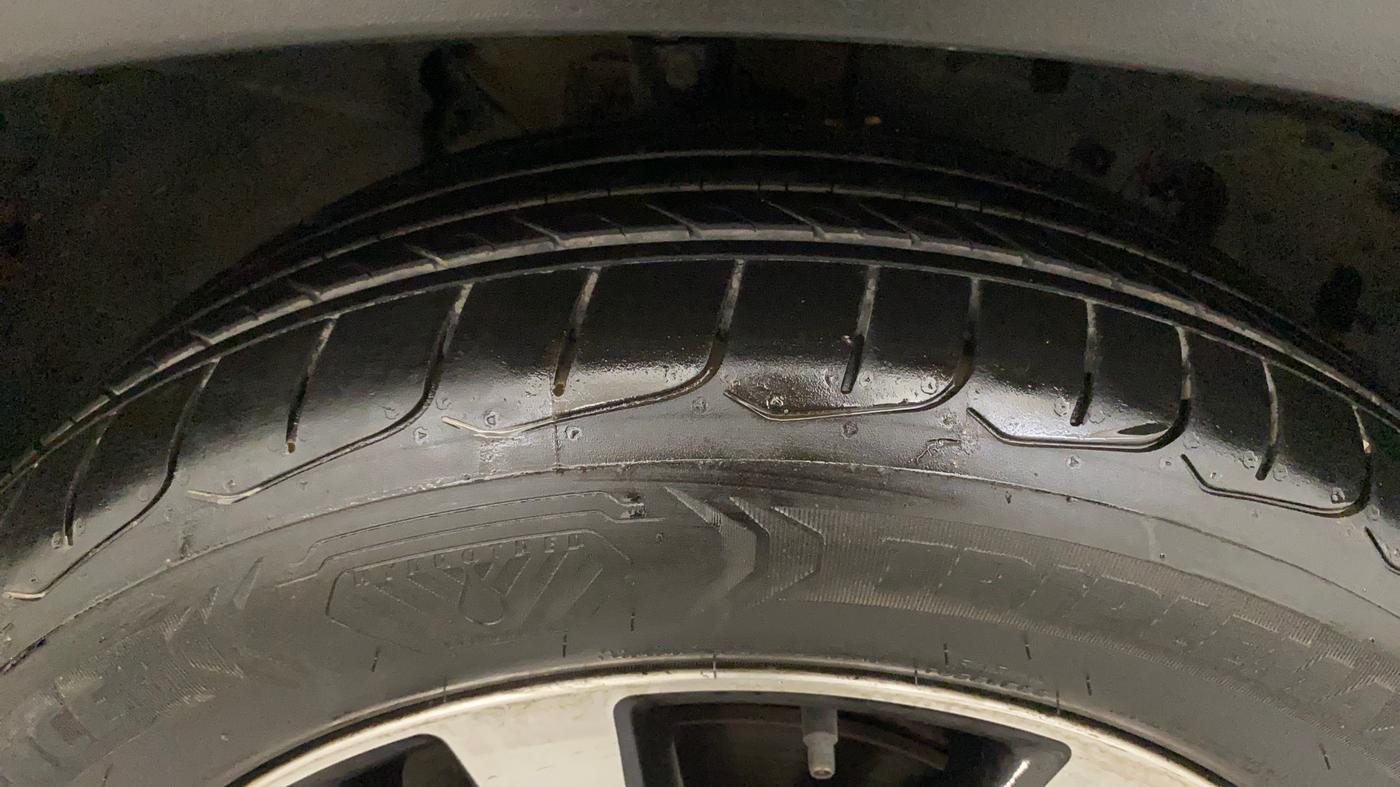 2019 Nissan Kicks XV DIESEL, Diesel, Manual, 56,916 km, Right Front Tyre Tread